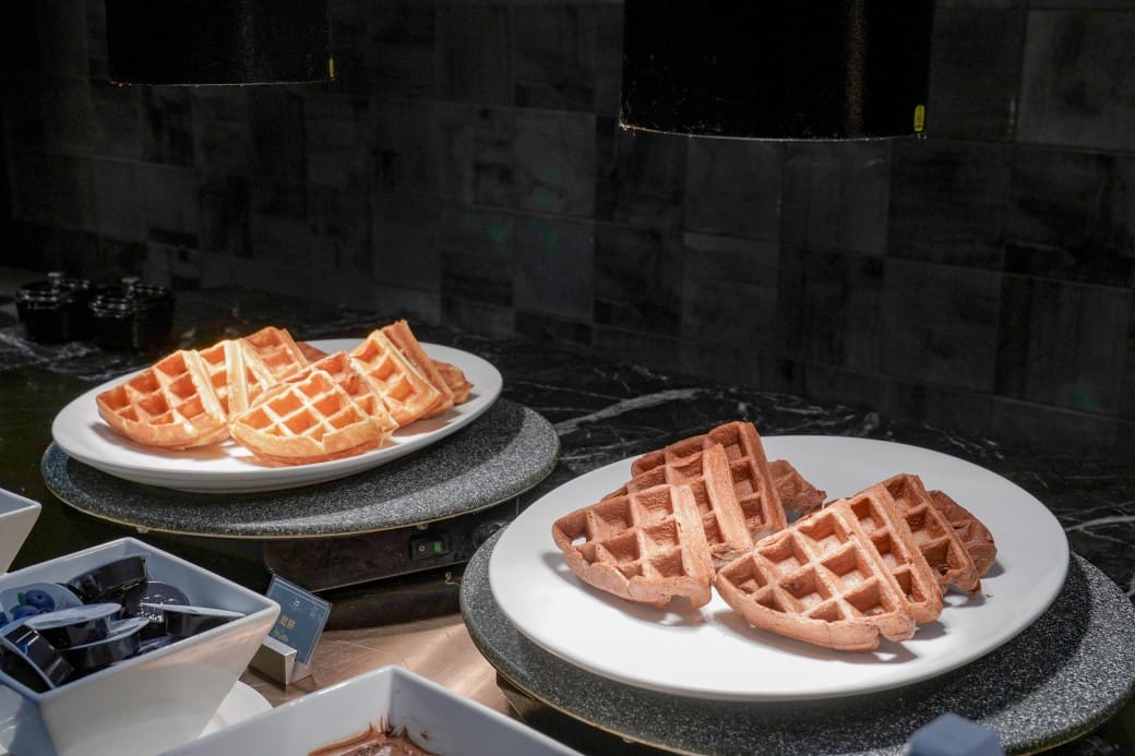 茹曦酒店SUNNY BUFFET自助早餐吃到飽，直接爽吃3.5小時，中式，日式，西式，現煎歐姆蛋通通都有！