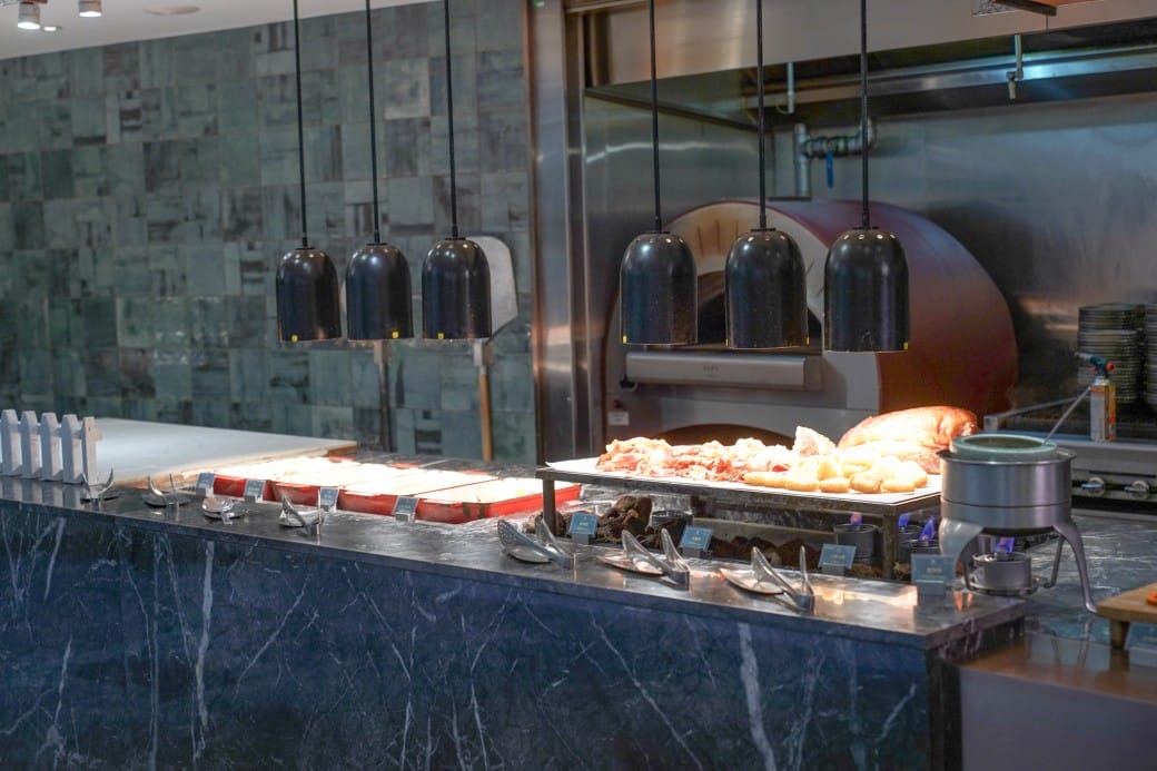 茹曦酒店SUNNY BUFFET自助早餐吃到飽，直接爽吃3.5小時，中式，日式，西式，現煎歐姆蛋通通都有！