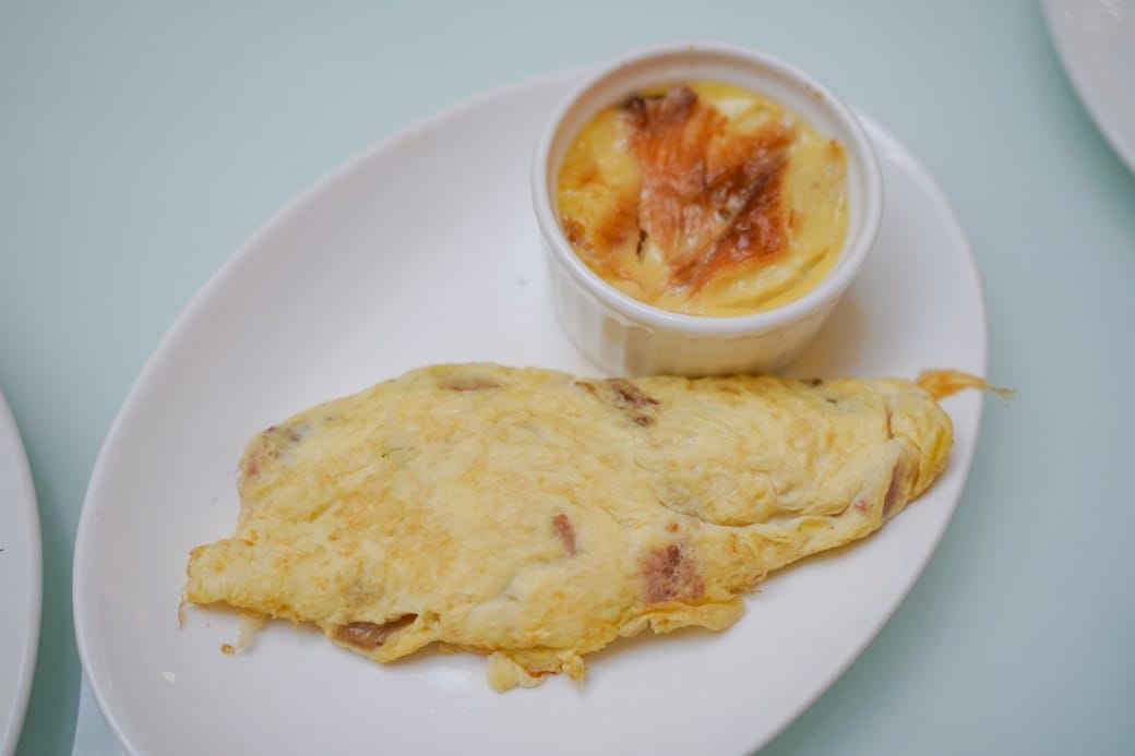 茹曦酒店SUNNY BUFFET自助早餐吃到飽，直接爽吃3.5小時，中式，日式，西式，現煎歐姆蛋通通都有！