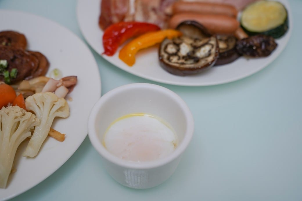 茹曦酒店SUNNY BUFFET自助早餐吃到飽，直接爽吃3.5小時，中式，日式，西式，現煎歐姆蛋通通都有！