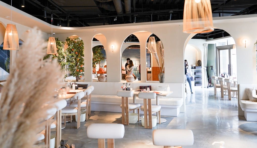 淡水美食｜貳樓淡水店，異國度假飯店氛圍，戶外大露台欣賞絕美夕陽海景，淡水最美一日遊約會景觀餐廳！