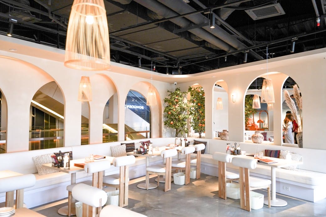 淡水美食｜貳樓淡水店，異國度假飯店氛圍，戶外大露台欣賞絕美夕陽海景，淡水最美一日遊約會景觀餐廳！