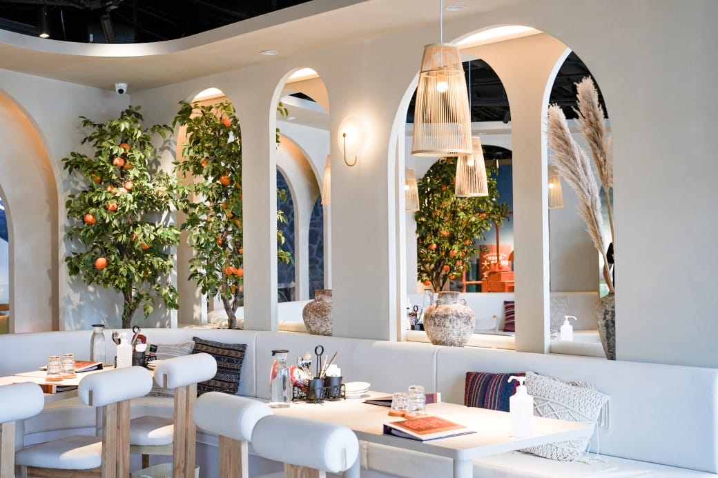 淡水美食｜貳樓淡水店，異國度假飯店氛圍，戶外大露台欣賞絕美夕陽海景，淡水最美一日遊約會景觀餐廳！