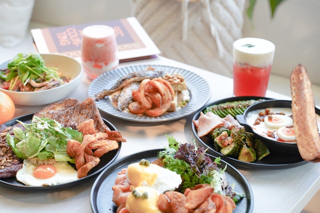 淡水美食｜貳樓淡水店，異國度假飯店氛圍，戶外大露台欣賞絕美夕陽海景，淡水最美一日遊約會景觀餐廳！