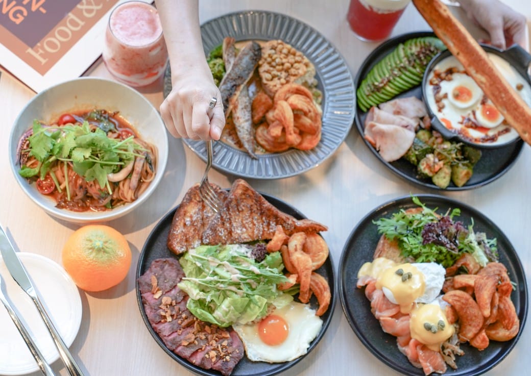 淡水美食｜貳樓淡水店，異國度假飯店氛圍，戶外大露台欣賞絕美夕陽海景，淡水最美一日遊約會景觀餐廳！