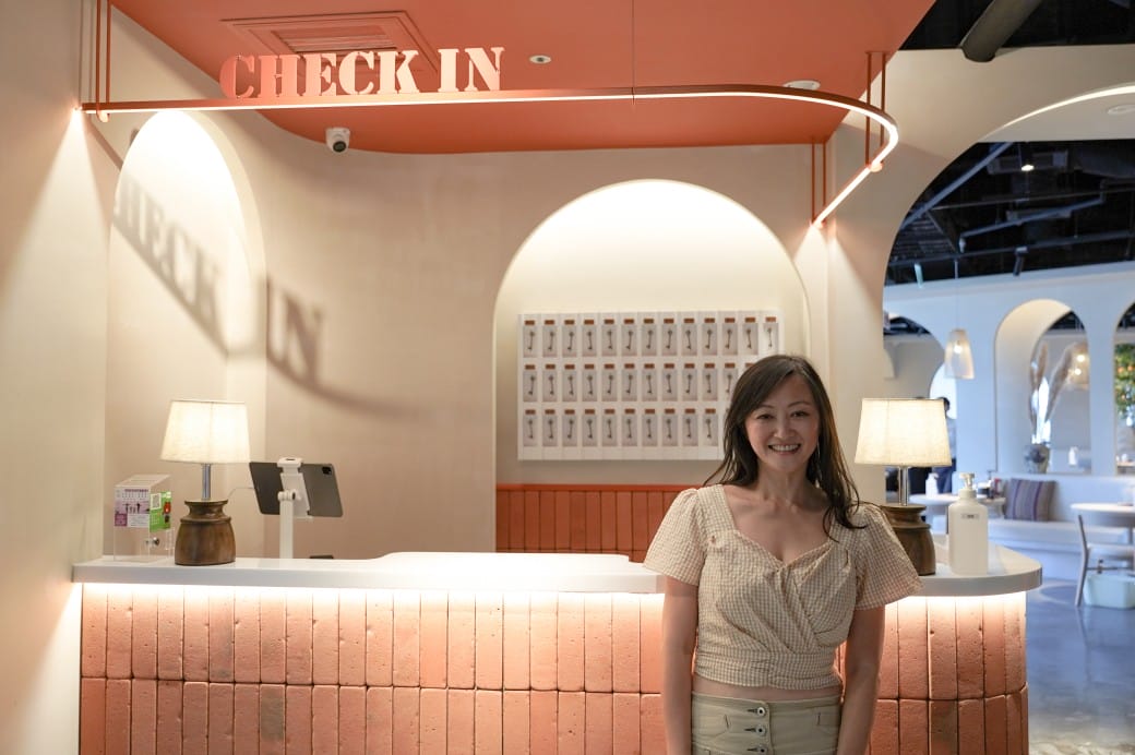 淡水美食｜貳樓淡水店，異國度假飯店氛圍，戶外大露台欣賞絕美夕陽海景，淡水最美一日遊約會景觀餐廳！