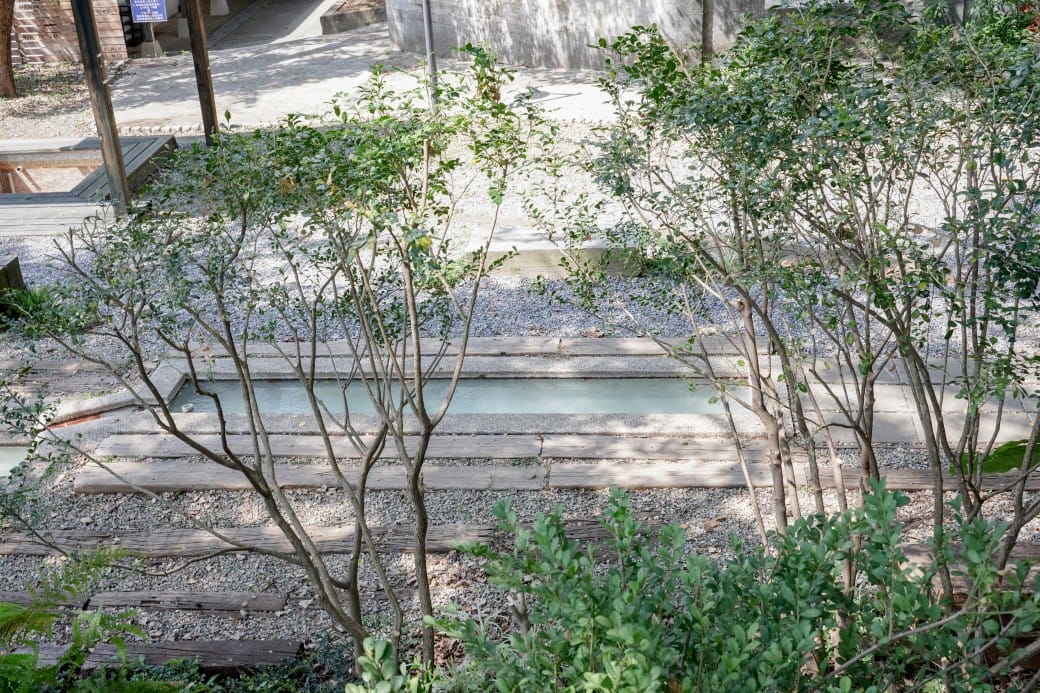 北投秘境，三軍總醫院北投分院也有免費溫泉泡腳池！