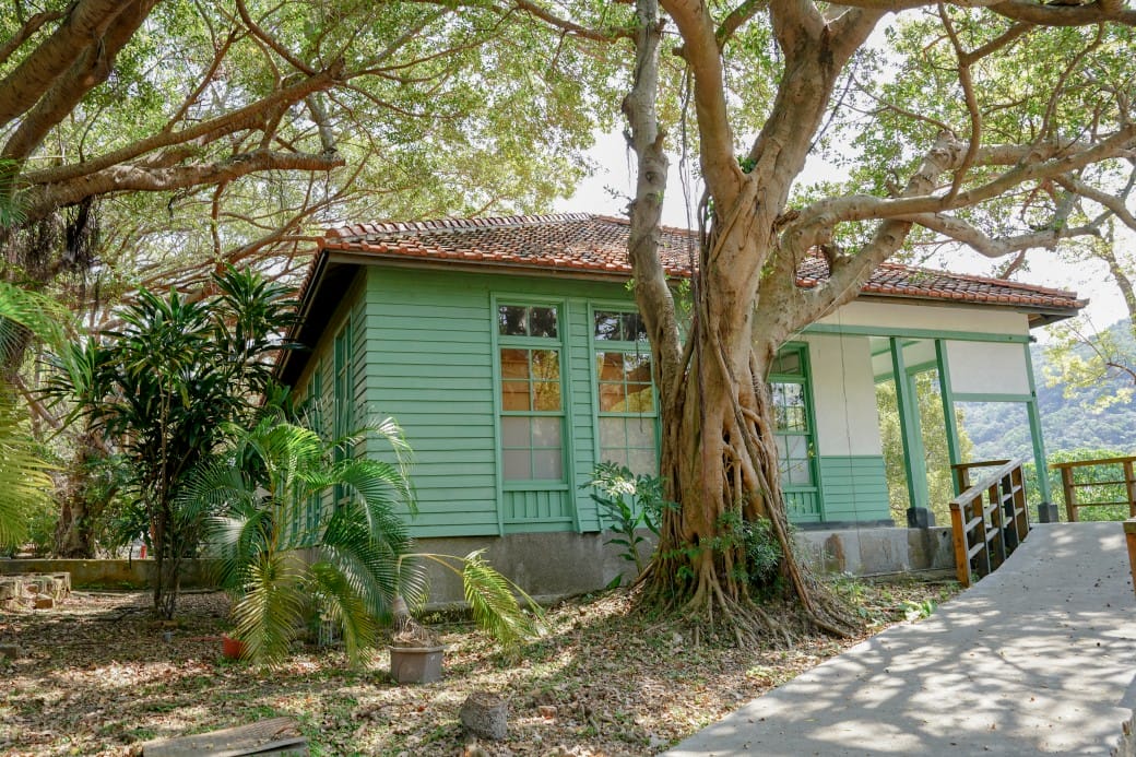 北投秘境，三軍總醫院北投分院也有免費溫泉泡腳池！