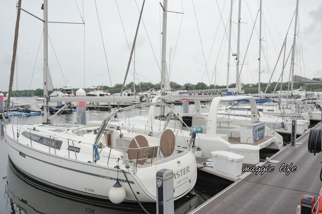 安平亞果遊艇碼頭｜台南新景點，秒到澳洲黃金海岸，看遊艇喝咖啡，散散步，超浪漫的！