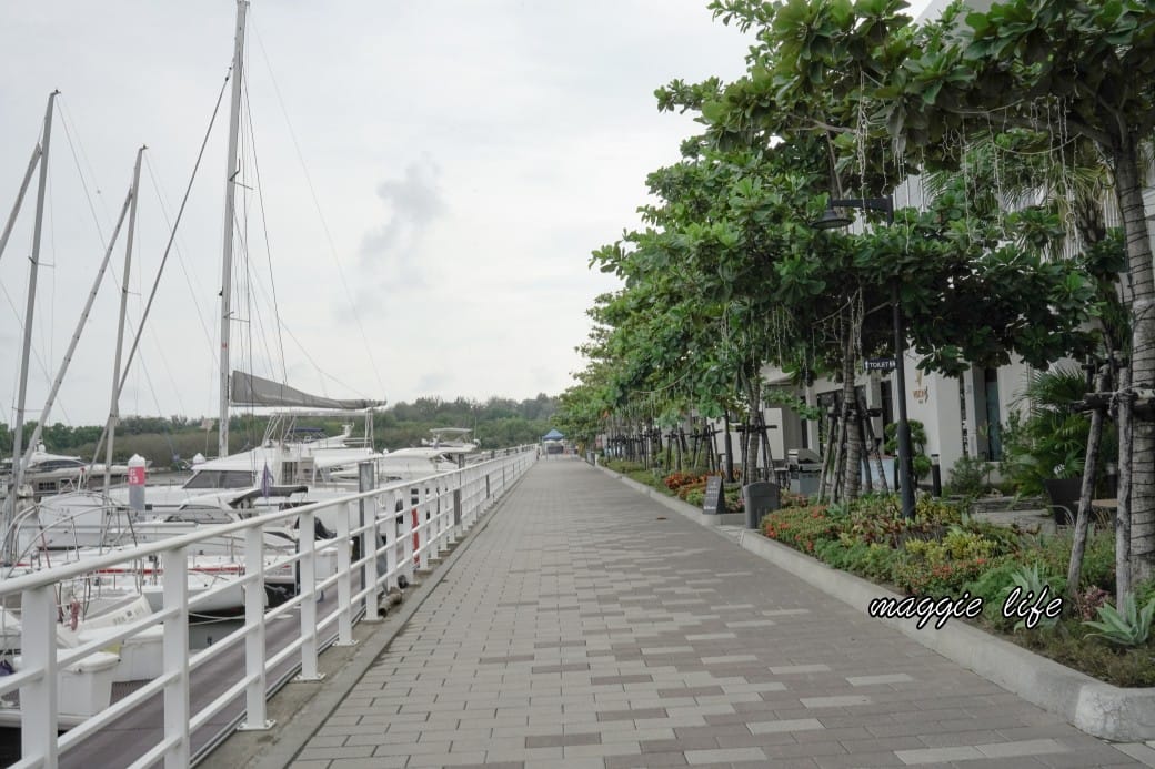 安平亞果遊艇碼頭｜台南新景點，秒到澳洲黃金海岸，看遊艇喝咖啡，散散步，超浪漫的！