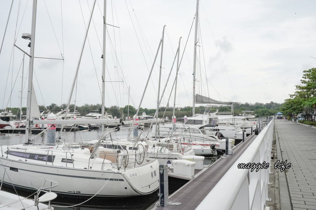 安平亞果遊艇碼頭|台南新景點,秒到澳洲黃金海岸,看遊艇喝咖啡,散散步,超浪漫的! - 第15張圖 安平亞果遊艇碼頭|台南新景點,秒到澳洲黃金海岸,看遊艇喝咖啡,散散步,超浪漫的!