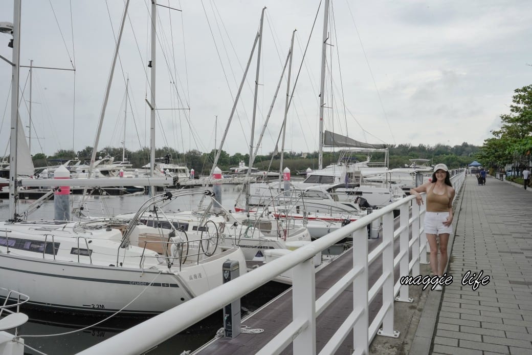 安平亞果遊艇碼頭｜台南新景點，秒到澳洲黃金海岸，看遊艇喝咖啡，散散步，超浪漫的！