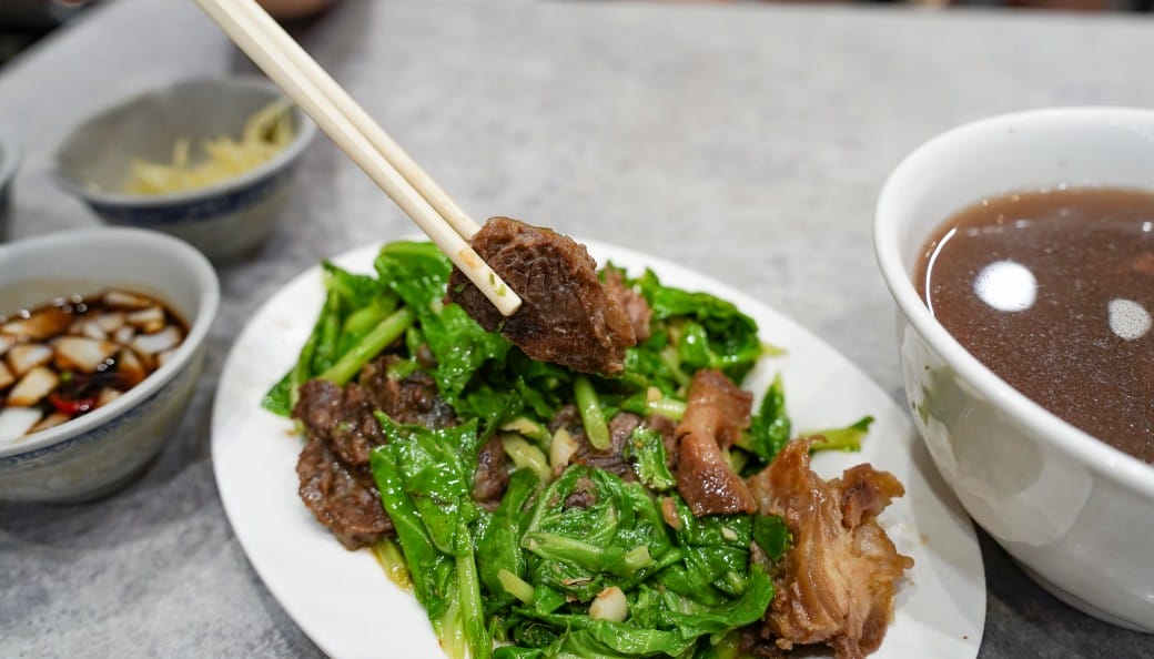 台南美食｜文章牛肉湯，台南必吃排隊牛肉湯，心中第一名的牛肉湯