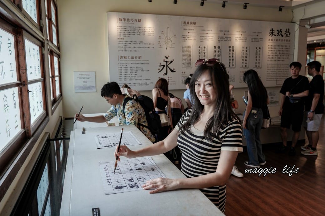 台南安平樹屋|樹屋咖啡館,安平老街裡的老樹區世外桃源,朱玖瑩故居,布滿樹根的空橋步道,優惠門票,台南一日遊 - 第19張圖 台南安平樹屋|樹屋咖啡館,安平老街裡的老樹區世外桃源,朱玖瑩故居,布滿樹根的空橋步道,優惠門票,台南一日遊