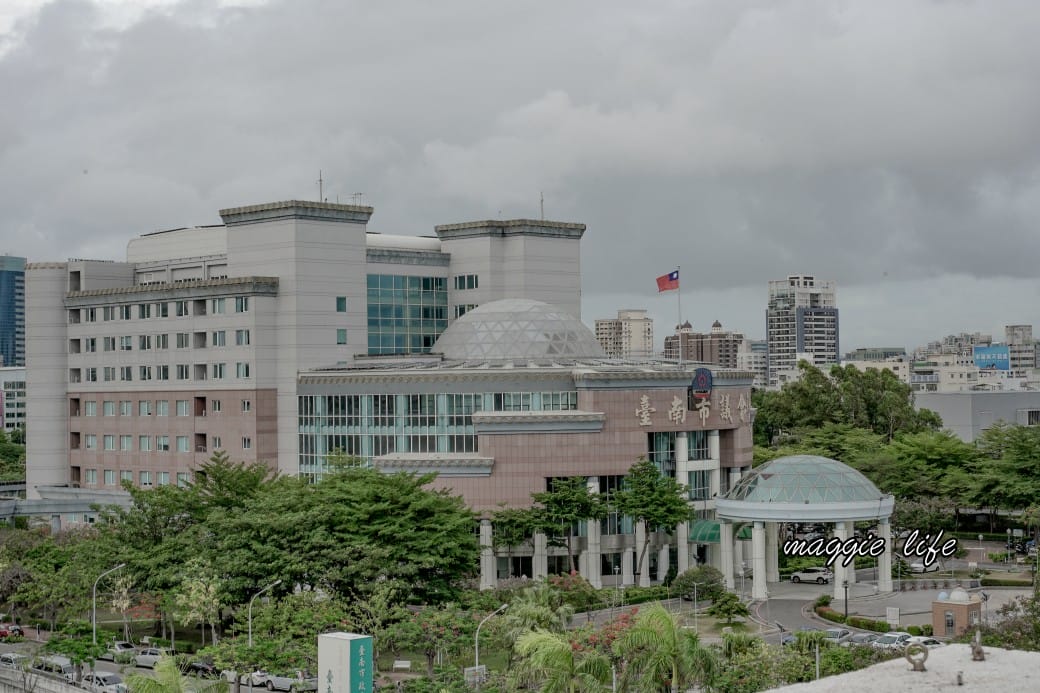 台南住宿臺邦商旅住宿開箱｜一泊一食還有下午茶甜點吃到飽喝到飽，異國風空中花園，早餐自助餐超級豐富的，房間大CP值高！