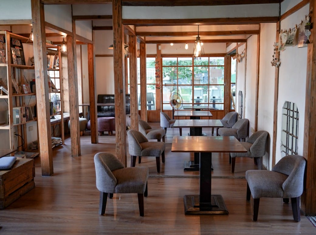 雲林斗六凹凸咖啡館，日式昭和80年日式宿舍老宅，雲中街斗六警察局舊宿舍群，讓你秒飛京都