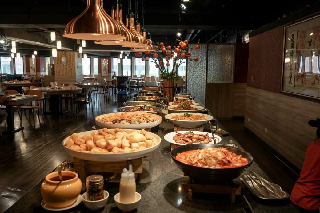 大戈壁蒙古烤肉吃到飽$499蒙古烤肉吃到飽加火鍋吃到飽,超過50種食材,還有珍珠奶茶,台北吃到飽推薦,南京松江美食 - 第39張圖 大戈壁蒙古烤肉吃到飽$499蒙古烤肉吃到飽加火鍋吃到飽,超過50種食材,還有珍珠奶茶,台北吃到飽推薦,南京松江美食