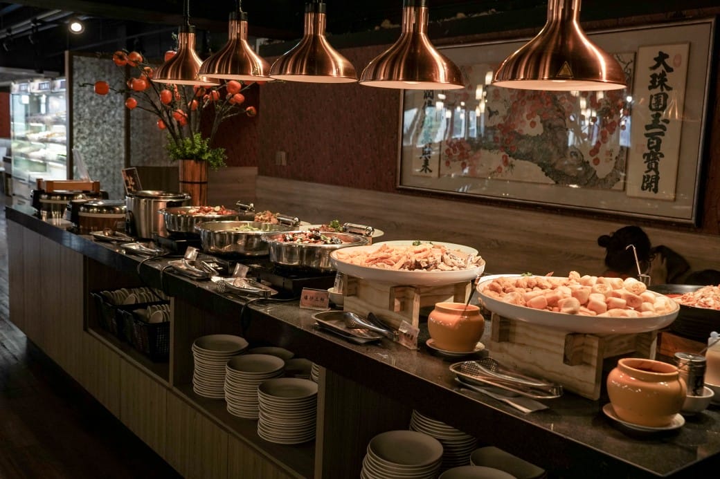 大戈壁蒙古烤肉吃到飽$499蒙古烤肉吃到飽加火鍋吃到飽，超過50種食材，還有珍珠奶茶，台北吃到飽推薦，南京松江美食