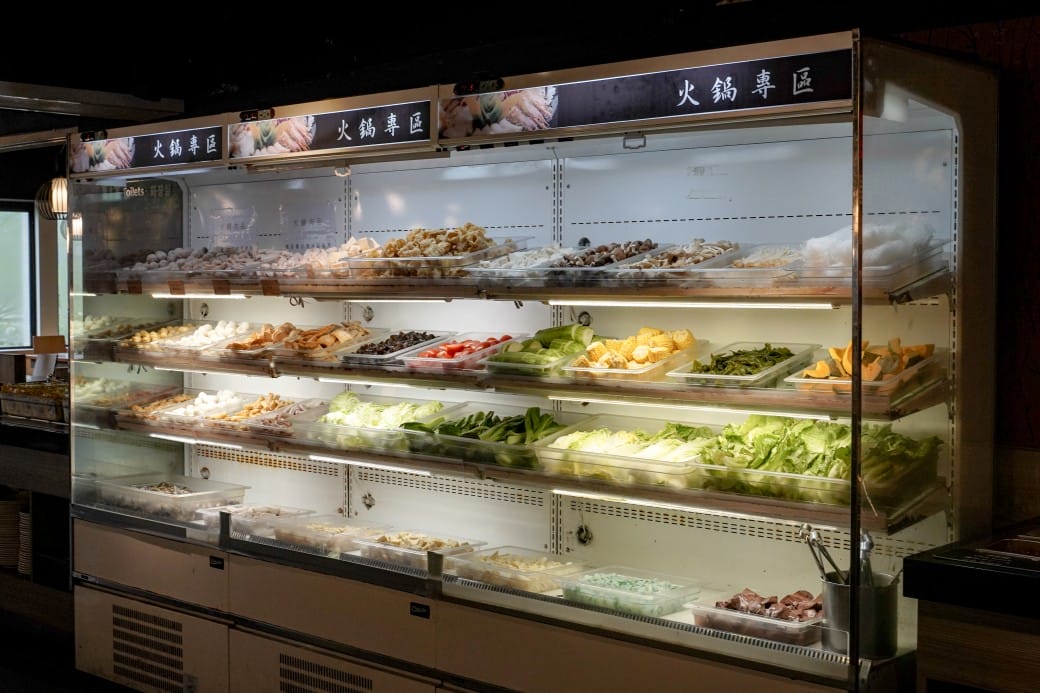 大戈壁蒙古烤肉吃到飽$499蒙古烤肉吃到飽加火鍋吃到飽，超過50種食材，還有珍珠奶茶，台北吃到飽推薦，南京松江美食