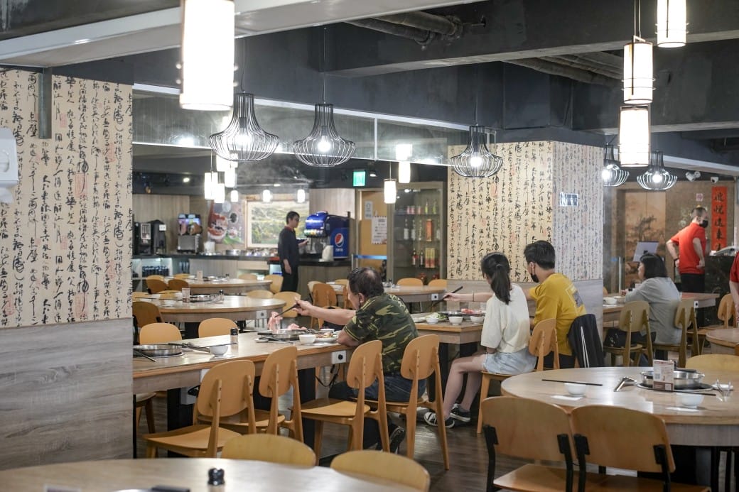 大戈壁蒙古烤肉吃到飽$499蒙古烤肉吃到飽加火鍋吃到飽,超過50種食材,還有珍珠奶茶,台北吃到飽推薦,南京松江美食 - 第10張圖 大戈壁蒙古烤肉吃到飽$499蒙古烤肉吃到飽加火鍋吃到飽,超過50種食材,還有珍珠奶茶,台北吃到飽推薦,南京松江美食