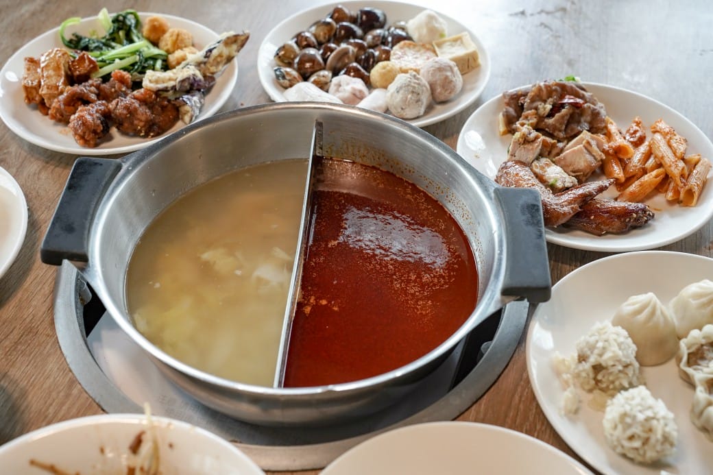 大戈壁蒙古烤肉吃到飽$499蒙古烤肉吃到飽加火鍋吃到飽，超過50種食材，還有珍珠奶茶，台北吃到飽推薦，南京松江美食