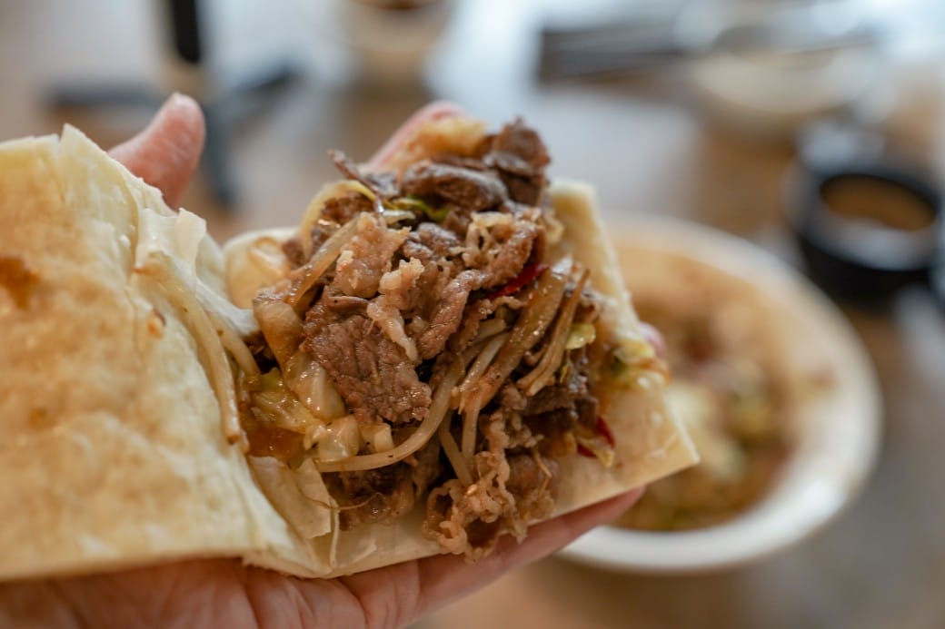 大戈壁蒙古烤肉吃到飽$499蒙古烤肉吃到飽加火鍋吃到飽，超過50種食材，還有珍珠奶茶，台北吃到飽推薦，南京松江美食