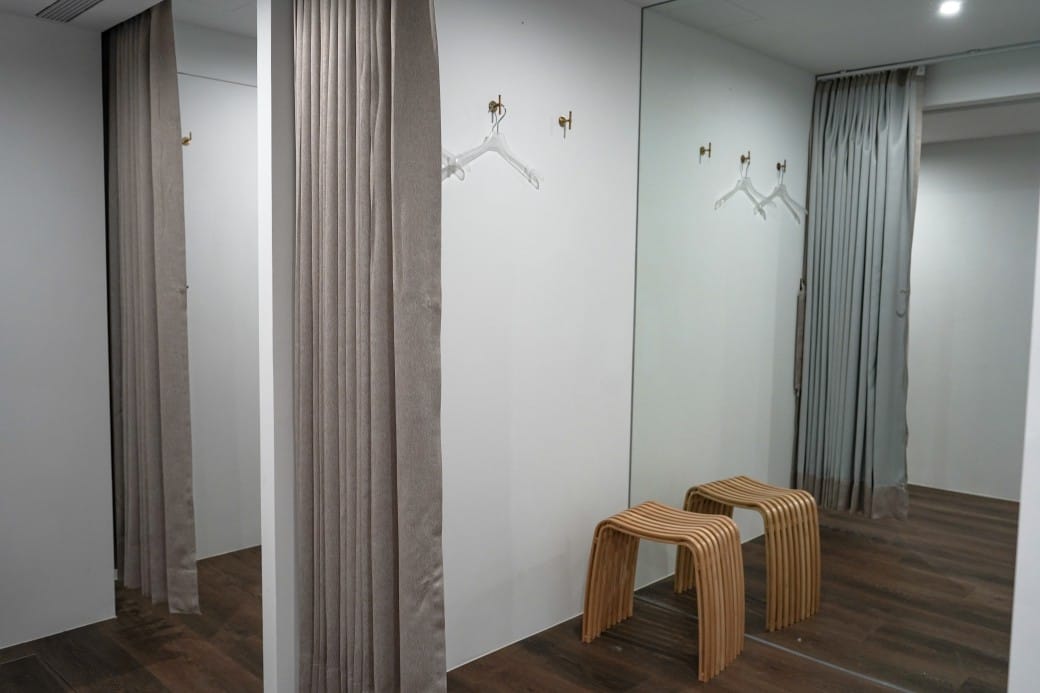 春山相館CHUN3 |證件照專門店進駐台北中山區,髮型彩妝服裝一次搞定,當天就可以快速取件,護照|身分證照|肖像照通通都有 - 第16張圖 春山相館CHUN3 |證件照專門店進駐台北中山區,髮型彩妝服裝一次搞定,當天就可以快速取件,護照|身分證照|肖像照通通都有