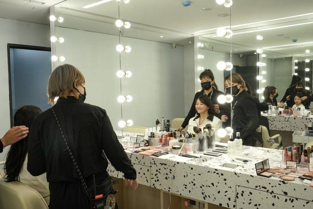 春山相館CHUN3 |證件照專門店進駐台北中山區,髮型彩妝服裝一次搞定,當天就可以快速取件,護照|身分證照|肖像照通通都有 - 第20張圖 春山相館CHUN3 |證件照專門店進駐台北中山區,髮型彩妝服裝一次搞定,當天就可以快速取件,護照|身分證照|肖像照通通都有