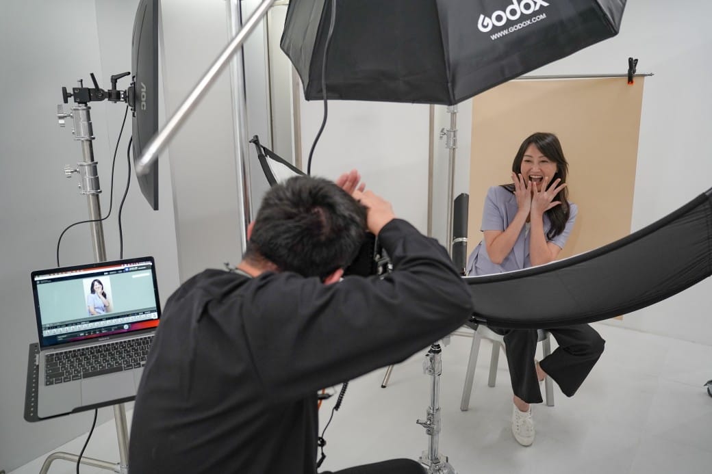 春山相館CHUN3 ｜證件照專門店進駐台北中山區，髮型彩妝服裝一次搞定，當天就可以快速取件，護照｜身分證照｜肖像照通通都有