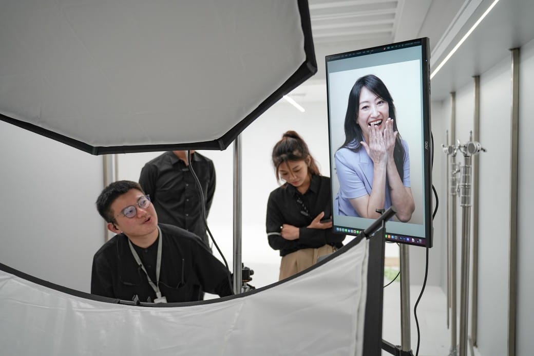 春山相館CHUN3 ｜證件照專門店進駐台北中山區，髮型彩妝服裝一次搞定，當天就可以快速取件，護照｜身分證照｜肖像照通通都有