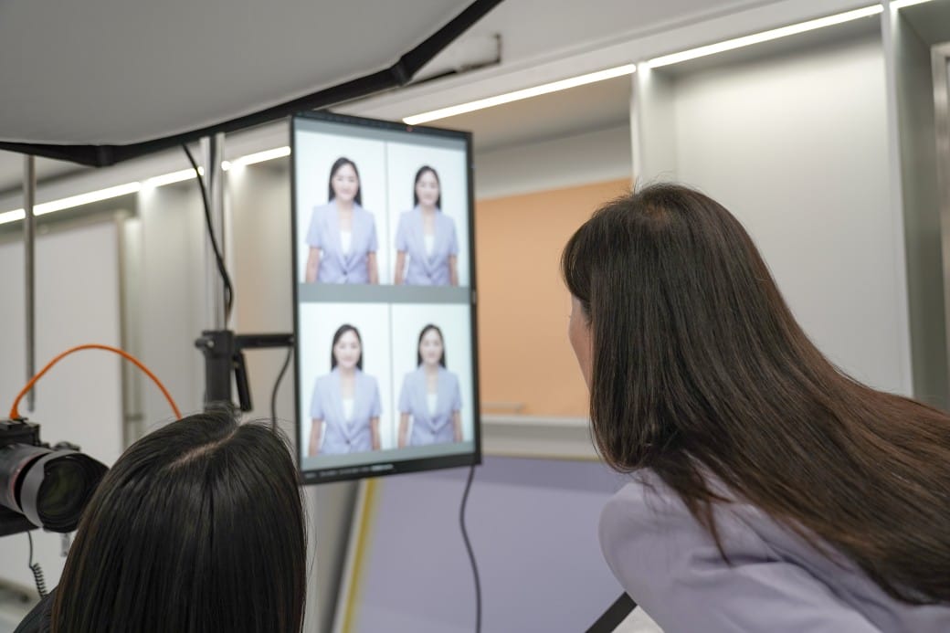 春山相館CHUN3 |證件照專門店進駐台北中山區,髮型彩妝服裝一次搞定,當天就可以快速取件,護照|身分證照|肖像照通通都有 - 第35張圖 春山相館CHUN3 |證件照專門店進駐台北中山區,髮型彩妝服裝一次搞定,當天就可以快速取件,護照|身分證照|肖像照通通都有