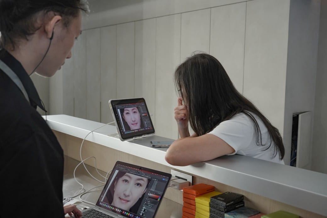 春山相館CHUN3 |證件照專門店進駐台北中山區,髮型彩妝服裝一次搞定,當天就可以快速取件,護照|身分證照|肖像照通通都有 - 第36張圖 春山相館CHUN3 |證件照專門店進駐台北中山區,髮型彩妝服裝一次搞定,當天就可以快速取件,護照|身分證照|肖像照通通都有