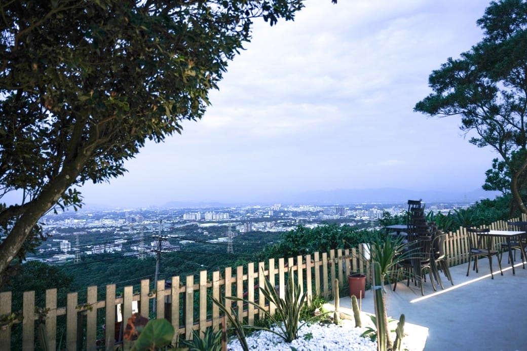 貓禾景觀咖啡｜桃園乳姑山夜景餐廳，貓禾咖啡山上的玻璃泡泡屋景觀咖啡廳， 180度景觀遠眺101，百萬夜景超迷人，約會景點