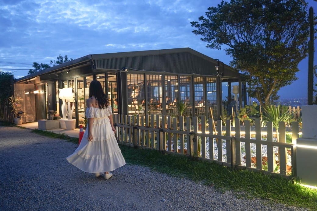 貓禾景觀咖啡｜桃園乳姑山夜景餐廳，貓禾咖啡山上的玻璃泡泡屋景觀咖啡廳， 180度景觀遠眺101，百萬夜景超迷人，約會景點