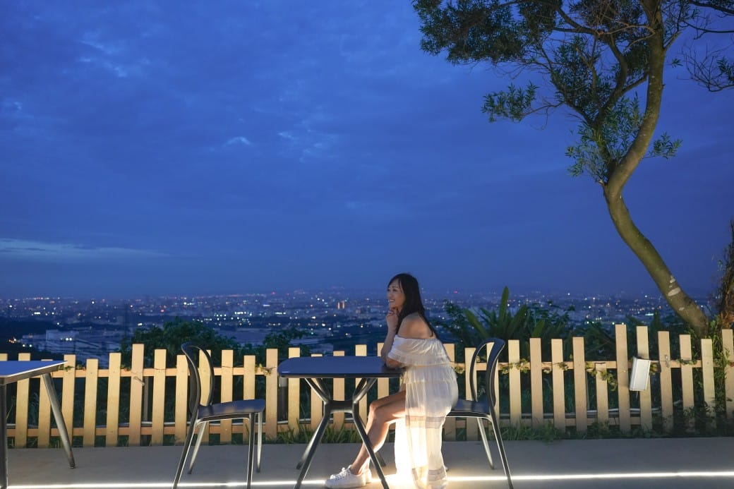 貓禾景觀咖啡｜桃園乳姑山夜景餐廳，貓禾咖啡山上的玻璃泡泡屋景觀咖啡廳， 180度景觀遠眺101，百萬夜景超迷人，約會景點