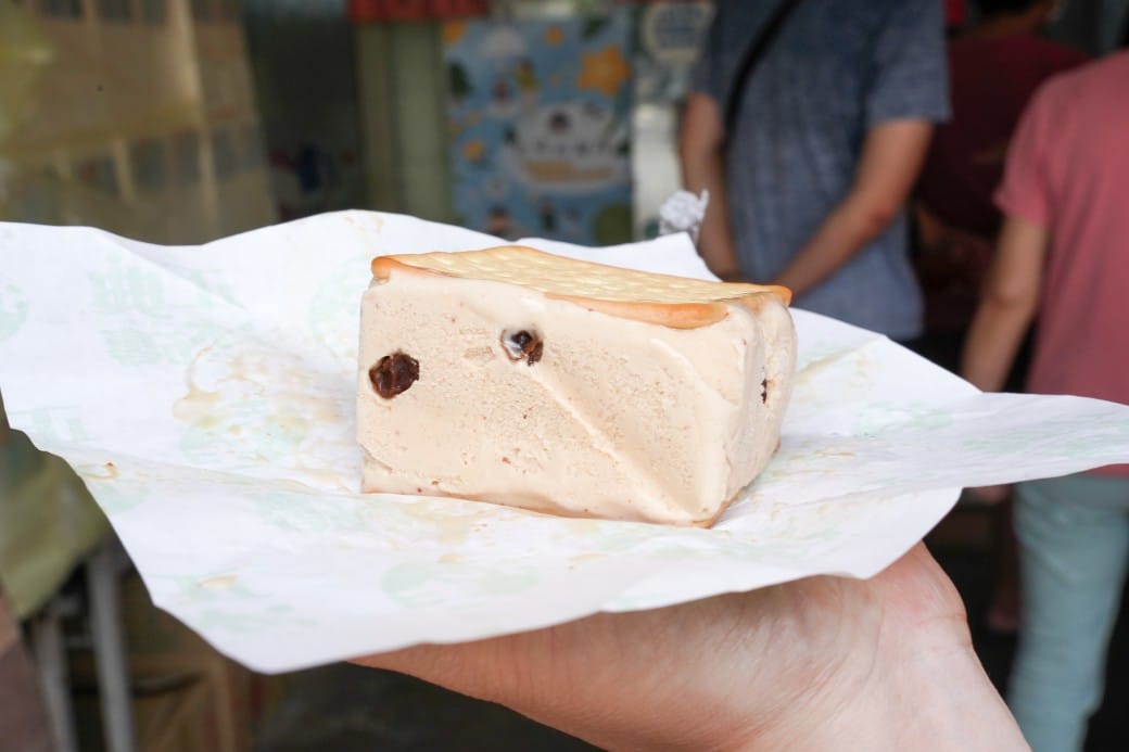 正典牛乳大王餅乾三明治冰磚,南投中興新村必吃必買伴手禮,滿滿的兒時回憶 - 第11張圖 正典牛乳大王餅乾三明治冰磚,南投中興新村必吃必買伴手禮,滿滿的兒時回憶