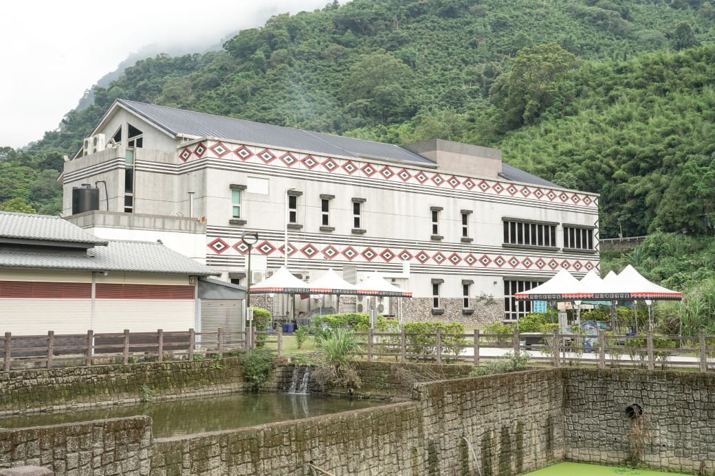 苗栗泰雅原住民文化產業區|WAKHUL高腳屋親子公園，免費景點，泡腳池，煮溫泉蛋，免費親子遊樂設施 @瑪姬幸福過日子