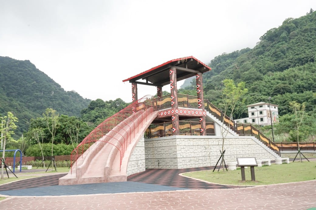 苗栗泰雅原住民文化產業區|WAKHUL高腳屋親子公園，免費景點，泡腳池，煮溫泉蛋，免費親子遊樂設施