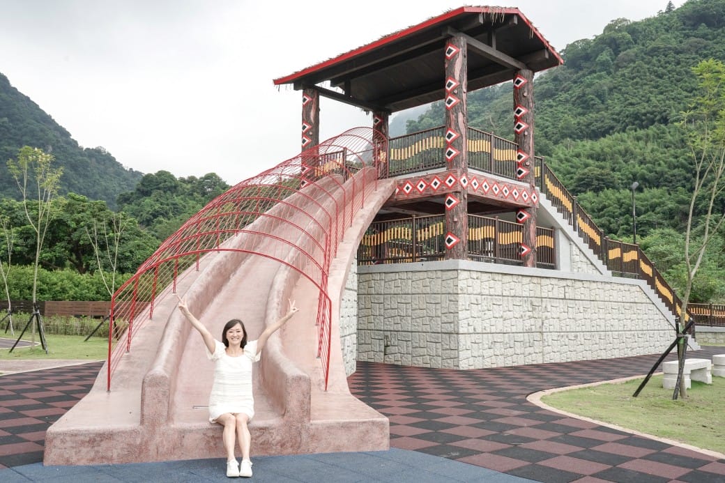 苗栗泰雅原住民文化產業區|WAKHUL高腳屋親子公園，免費景點，泡腳池，煮溫泉蛋，免費親子遊樂設施 @瑪姬幸福過日子