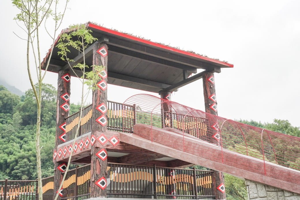 苗栗泰雅原住民文化產業區|WAKHUL高腳屋親子公園，免費景點，泡腳池，煮溫泉蛋，免費親子遊樂設施