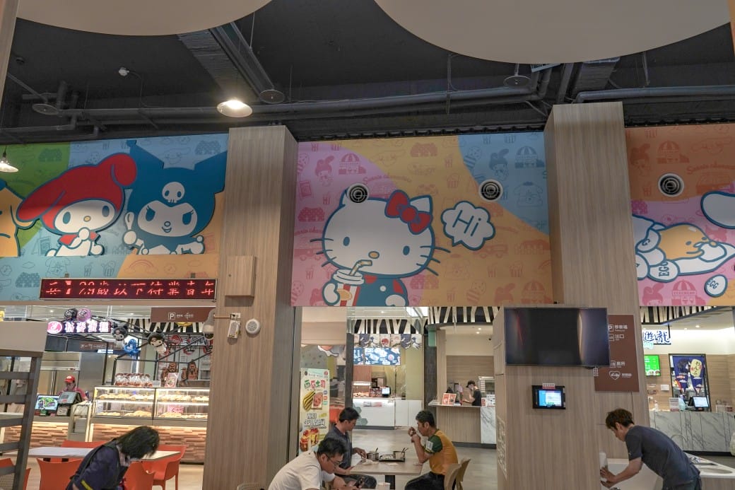 新竹湖口服務區，全台最萌休息站，巨大HELLO KITTY降臨，三麗鷗大集合，還有小火車可以搭！