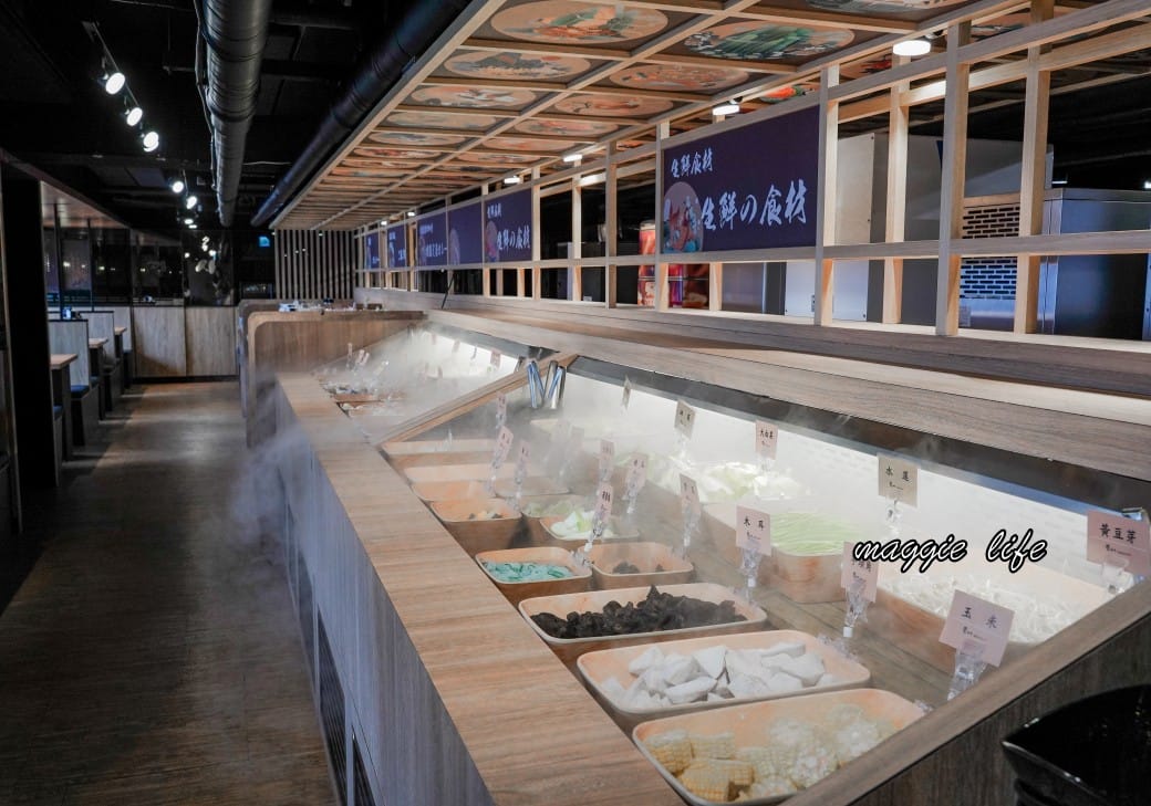 饗和牛鍋物放題388起，桃園火車站旁新開幕，CP值超高和牛吃到飽，超過百種食材，還有近30種飲料無限暢飲！