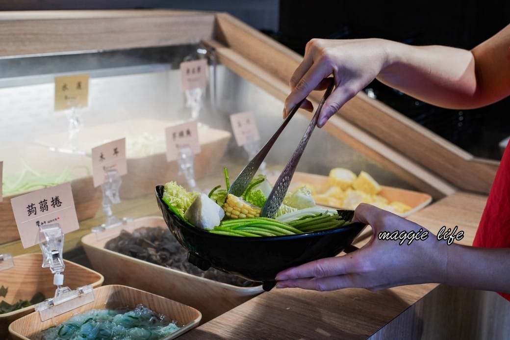 饗和牛鍋物放題388起,桃園火車站旁新開幕,CP值超高和牛吃到飽,超過百種食材,還有近30種飲料無限暢飲! - 第18張圖 饗和牛鍋物放題388起,桃園火車站旁新開幕,CP值超高和牛吃到飽,超過百種食材,還有近30種飲料無限暢飲!