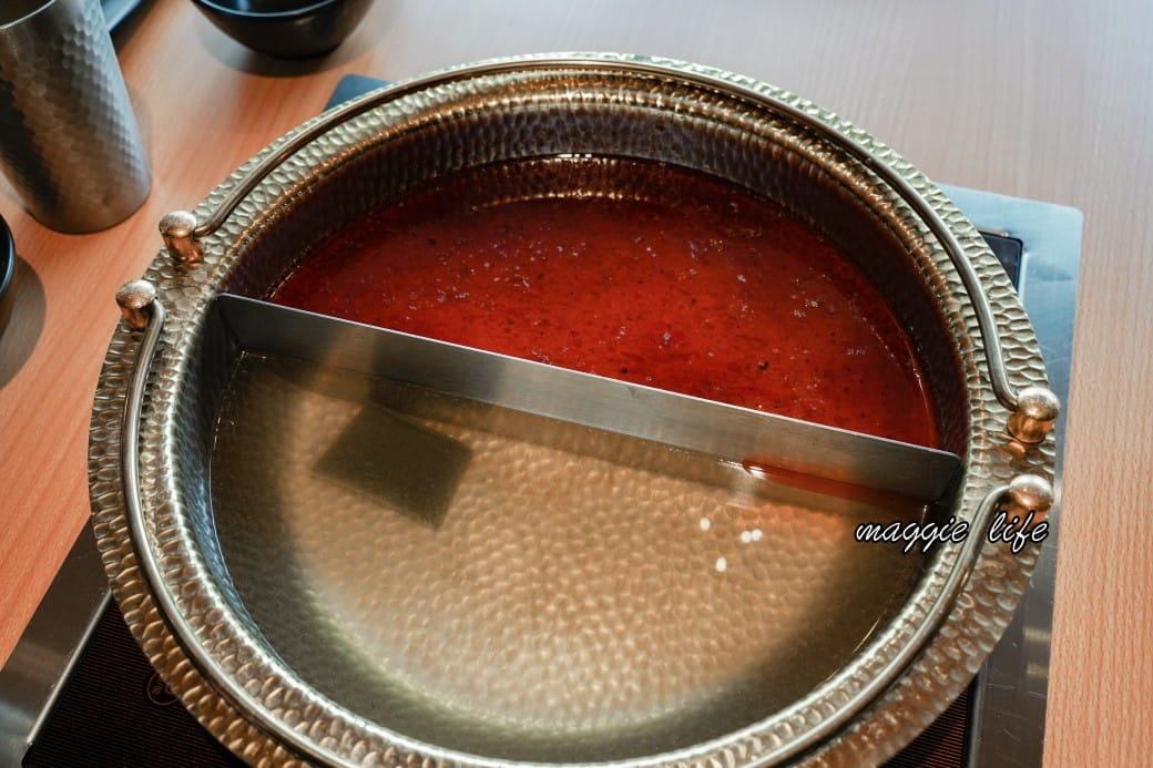 涮饗鍋食べ放題，只要438吃到飽，50種以上食材蔬菜吧，9種肉類，牛壽喜手捲等通通吃到飽