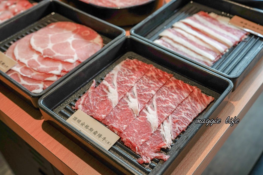 饗和牛鍋物放題388起,桃園火車站旁新開幕,CP值超高和牛吃到飽,超過百種食材,還有近30種飲料無限暢飲! - 第58張圖 饗和牛鍋物放題388起,桃園火車站旁新開幕,CP值超高和牛吃到飽,超過百種食材,還有近30種飲料無限暢飲!