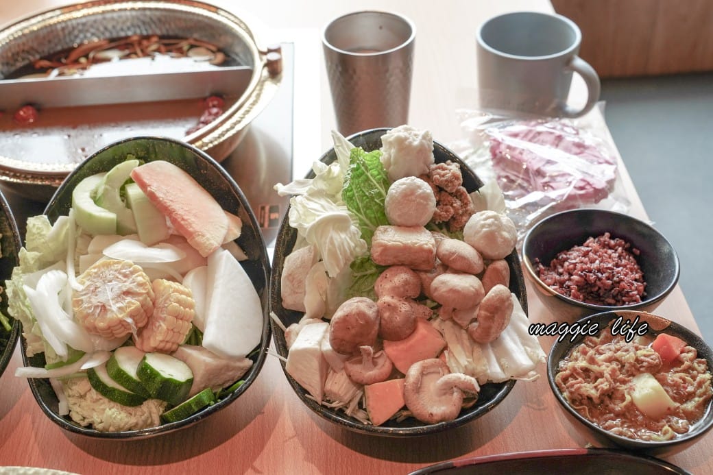 饗和牛鍋物放題388起,桃園火車站旁新開幕,CP值超高和牛吃到飽,超過百種食材,還有近30種飲料無限暢飲! - 第19張圖 饗和牛鍋物放題388起,桃園火車站旁新開幕,CP值超高和牛吃到飽,超過百種食材,還有近30種飲料無限暢飲!