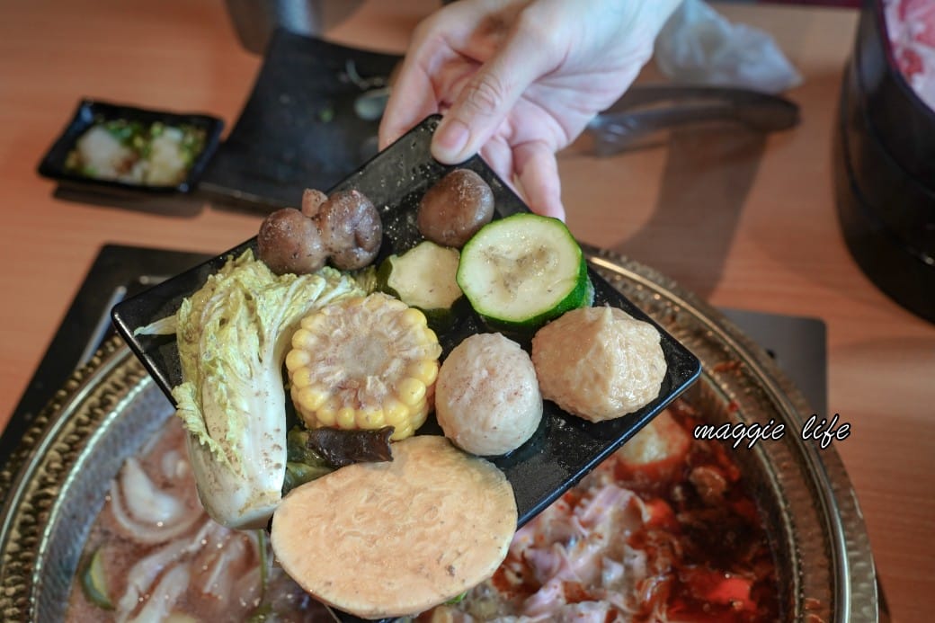 饗和牛鍋物放題388起,桃園火車站旁新開幕,CP值超高和牛吃到飽,超過百種食材,還有近30種飲料無限暢飲! - 第80張圖 饗和牛鍋物放題388起,桃園火車站旁新開幕,CP值超高和牛吃到飽,超過百種食材,還有近30種飲料無限暢飲!