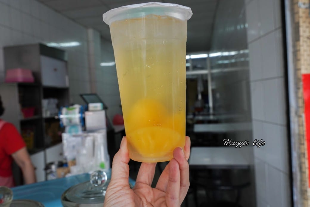 台南推薦蜜桃香楊桃湯，吃得到超大楊桃，超大鳳梨，菜單