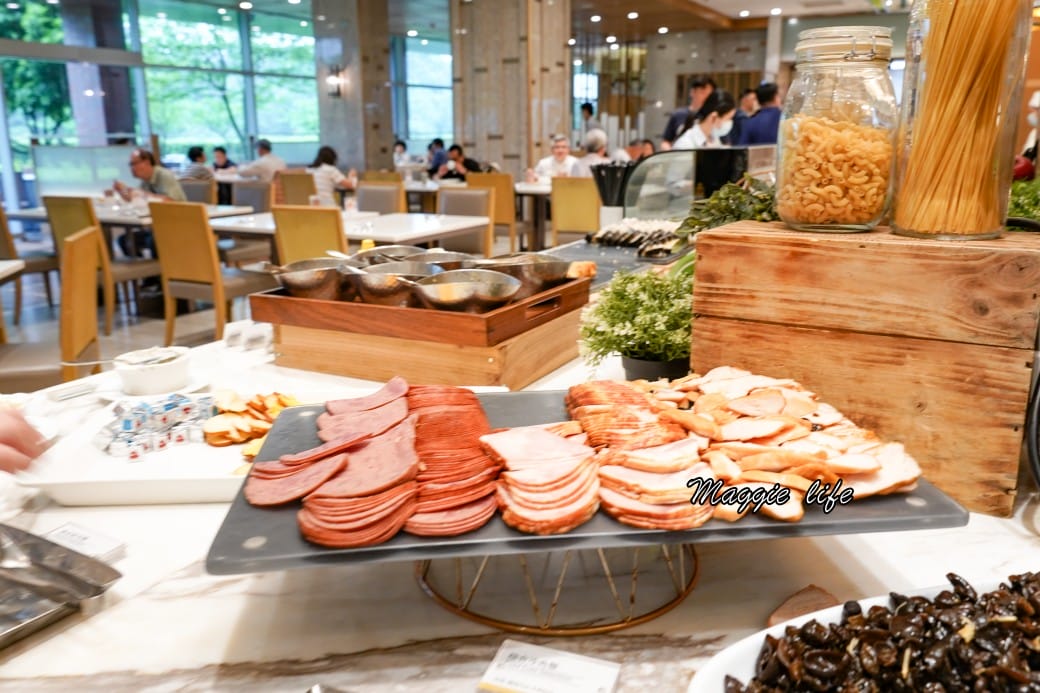 南港六福萬怡酒店敘日全日餐廳早餐buffet吃到飽,中式西式日式都有,9大區料理飽到下午都不用再吃了! - 第38張圖 南港六福萬怡酒店敘日全日餐廳早餐buffet吃到飽,中式西式日式都有,9大區料理飽到下午都不用再吃了!