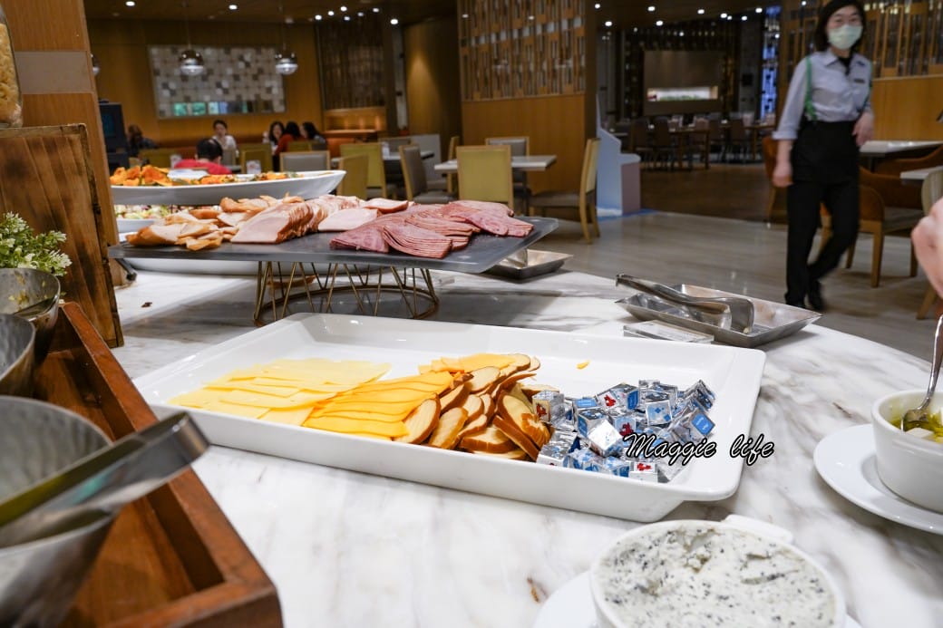 南港六福萬怡酒店敘日全日餐廳早餐buffet吃到飽,中式西式日式都有,9大區料理飽到下午都不用再吃了! - 第37張圖 南港六福萬怡酒店敘日全日餐廳早餐buffet吃到飽,中式西式日式都有,9大區料理飽到下午都不用再吃了!